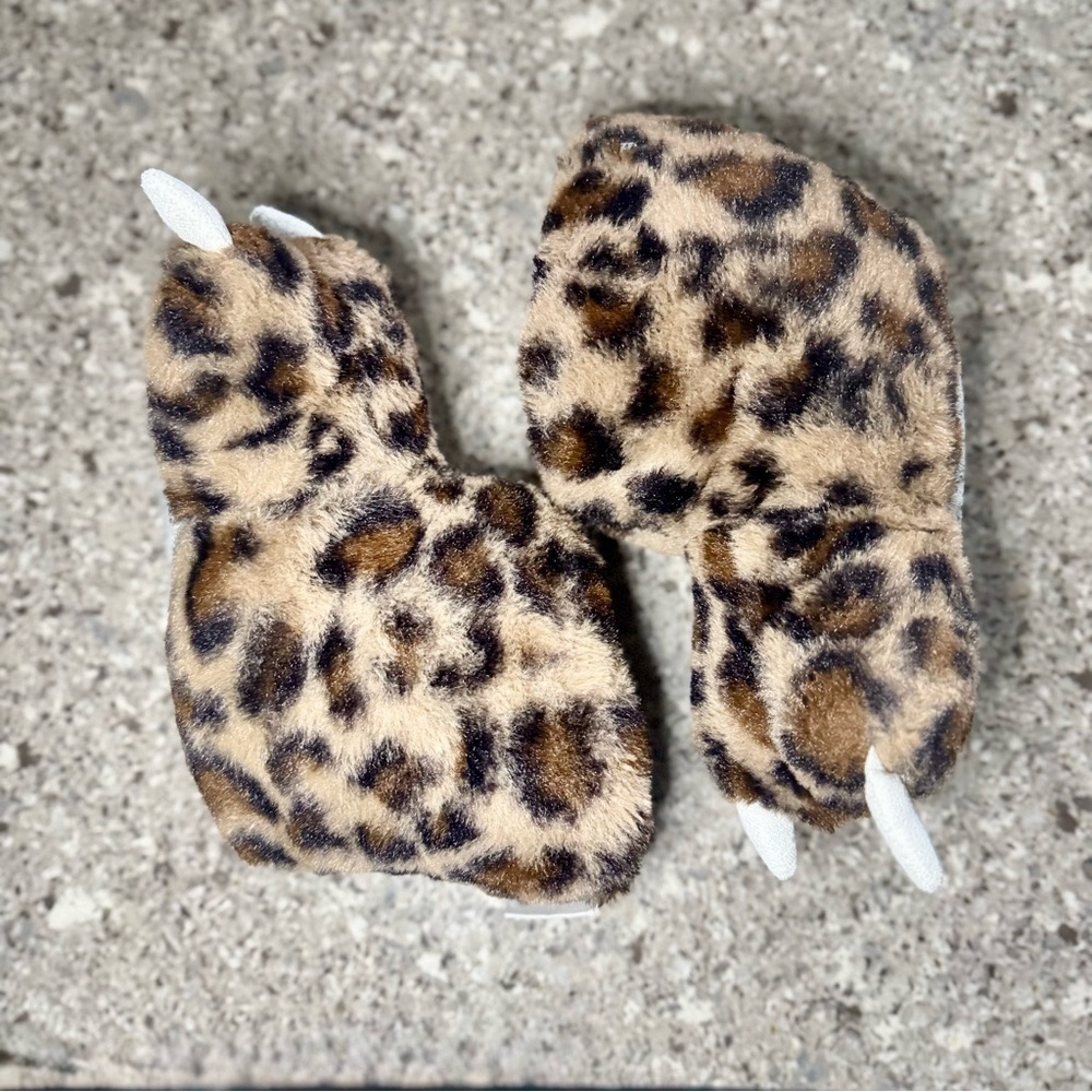 Lazy One Leopard Kid Slippers - Size Small (9C-11C) 🐾👣 - Picture 2 of 12